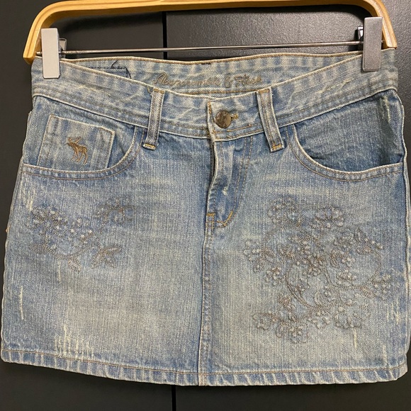 ABERCROMBIE & FITCH embroided denim skirt - Picture 1 of 2